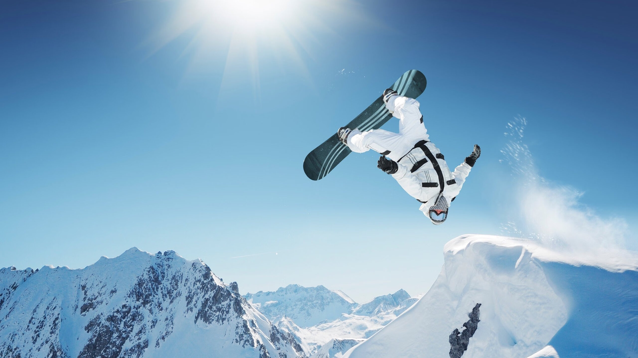 伯科夫50米仰泳爆发力惊艳全场