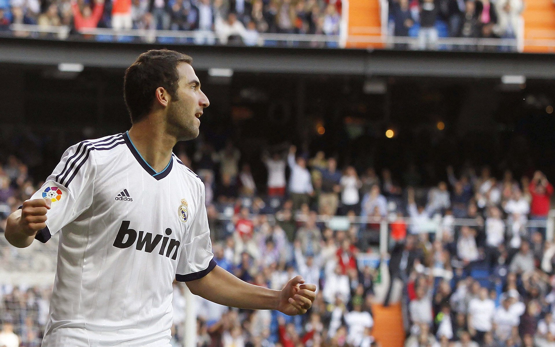 爱游戏电脑版官网-英超冠军争夺战：悬念、激情、荣耀！，英超冠军联赛赛程